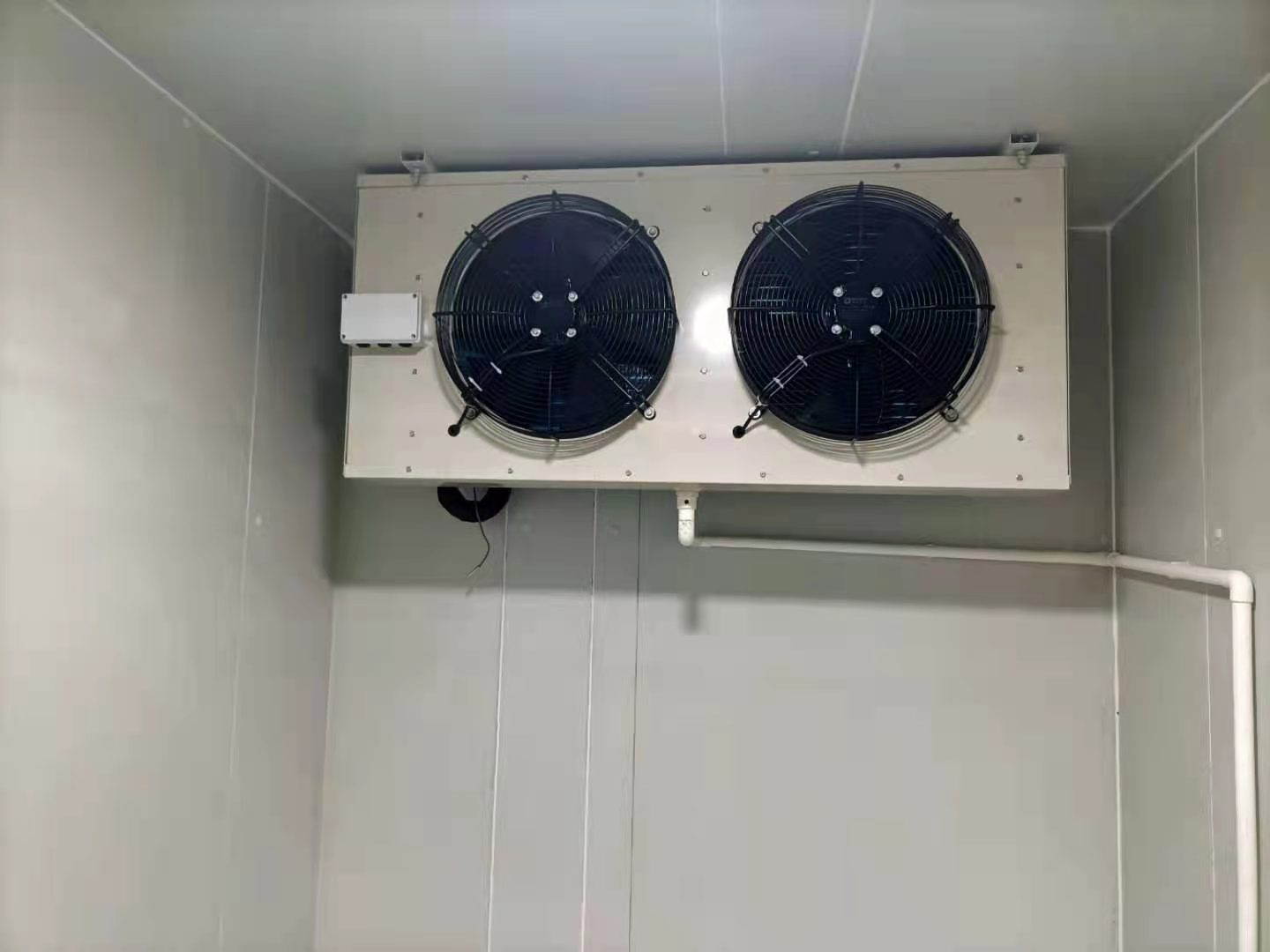 餐飲冷庫，雪藝制冷安裝